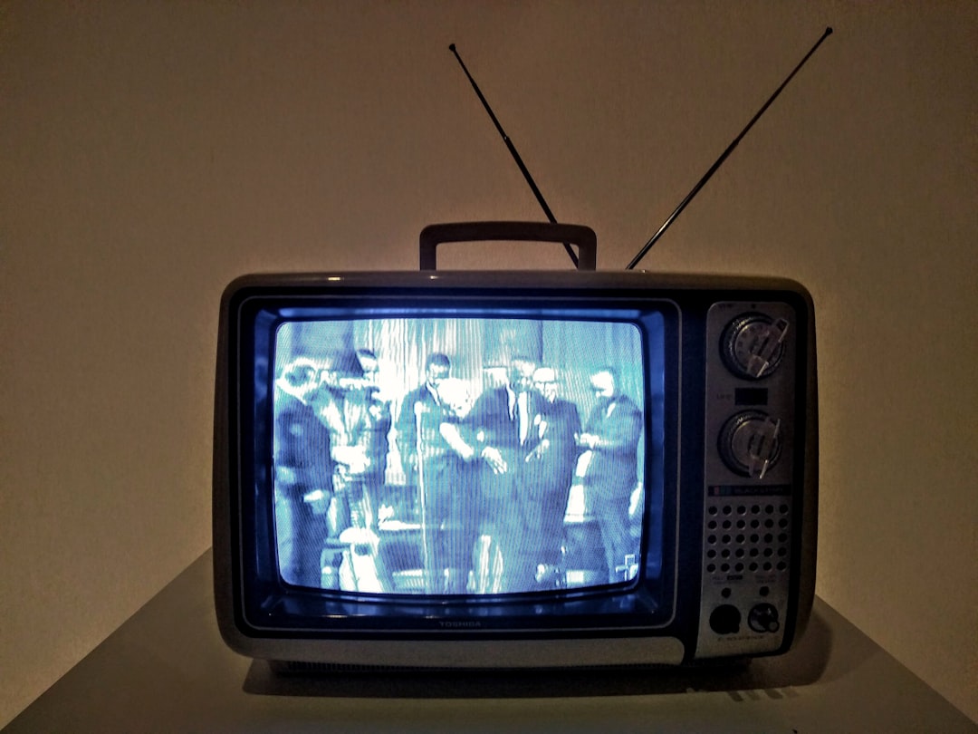 Zelf je tv ophangen: stap voor stap en tips voor een strak resultaat